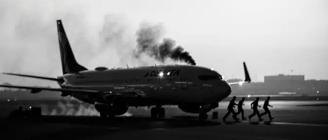 Тревожное утро в Атланте: дым в кабине пилотов заставил самолет Delta экстренно вернуться на землю