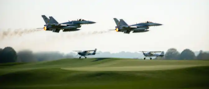Воздушный перехват над Бедминстером: истребители F-16 пресекли нарушение запретной зоны