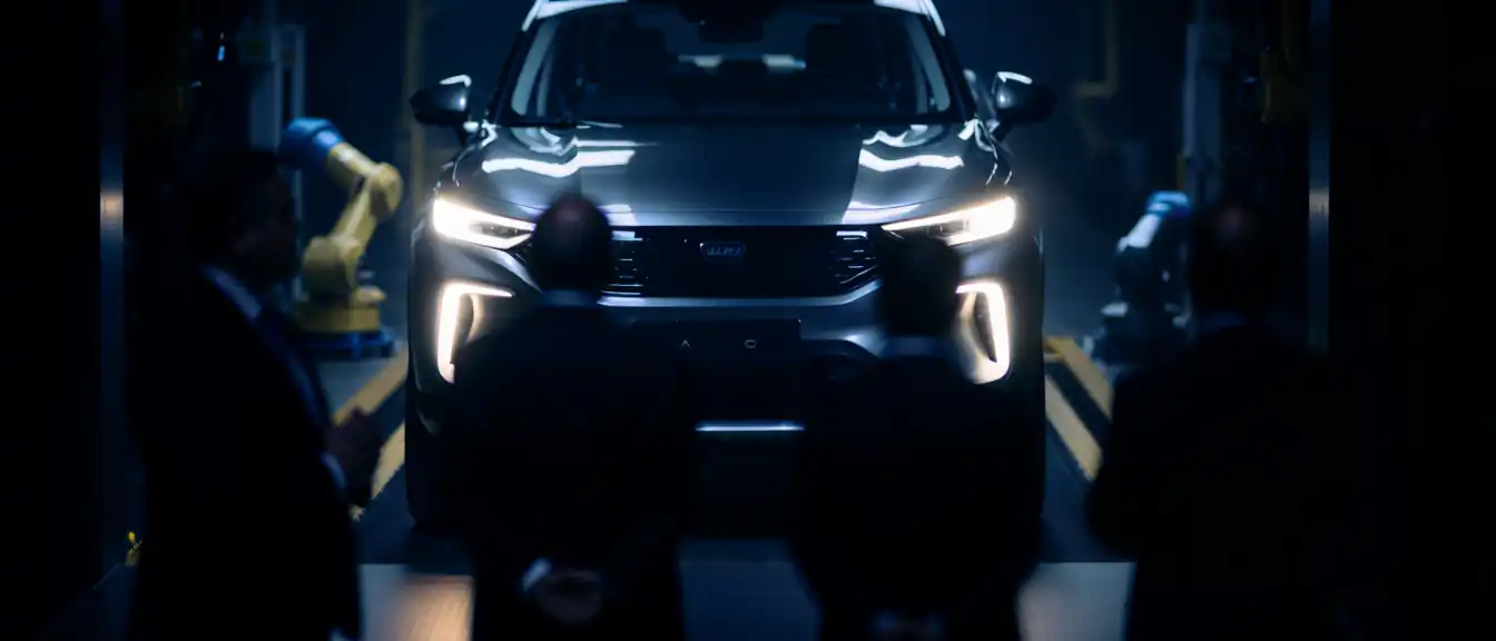 В Тольятти начался массовый выпуск нового кроссовера Lada Azimut